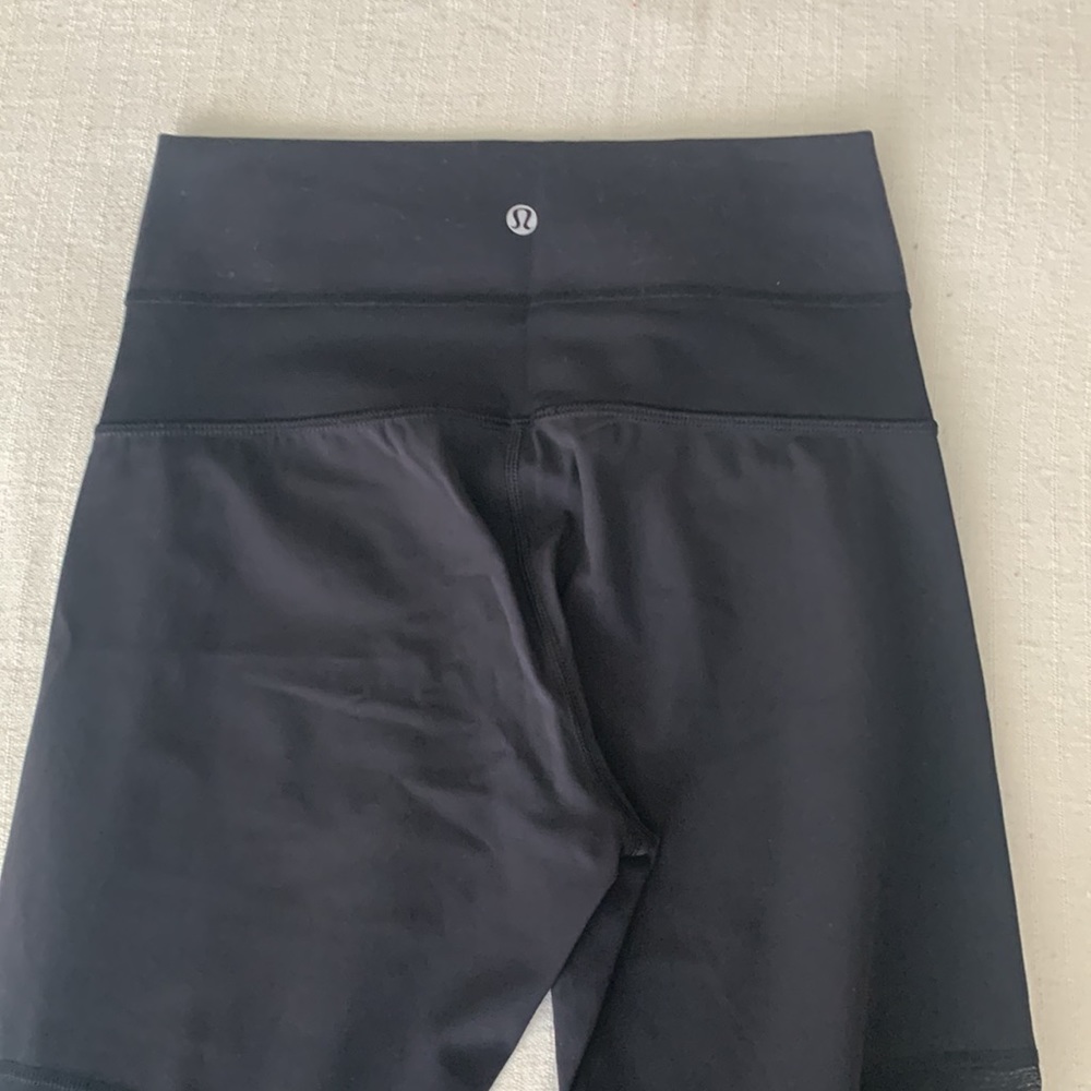 Lululemon - High-rise Black leggings (never worn)